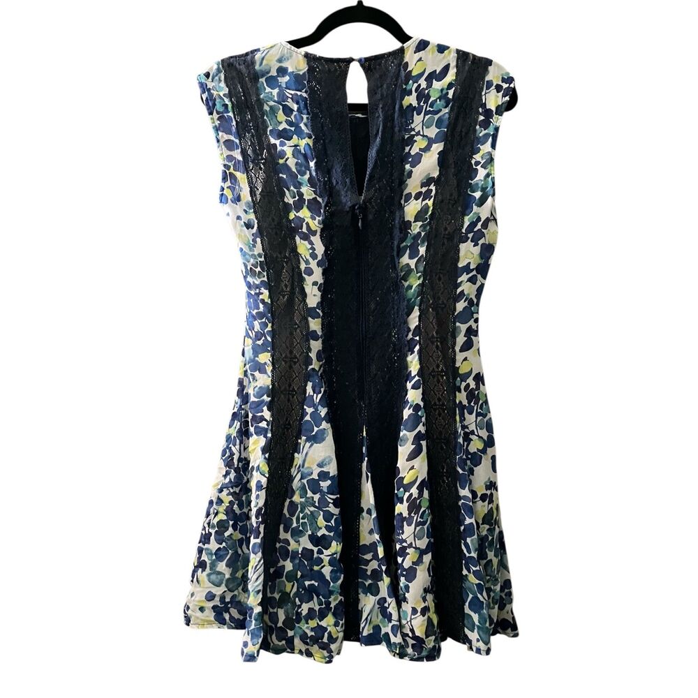BCBGMaxAzria Jalena floral print lace detail silk sleeveless mini dress - Picture 4 of 13